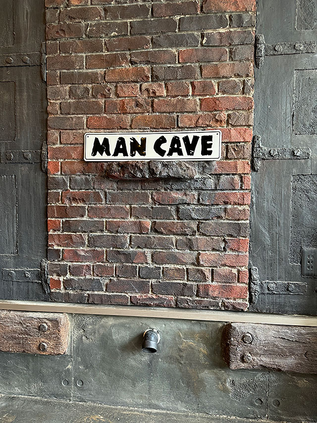 男の秘密基地　ストリートサイン　ブリキ看板　男の隠れ家　マンケイブ ■ アメリカン雑貨 アメリカ雑貨 |  | 03