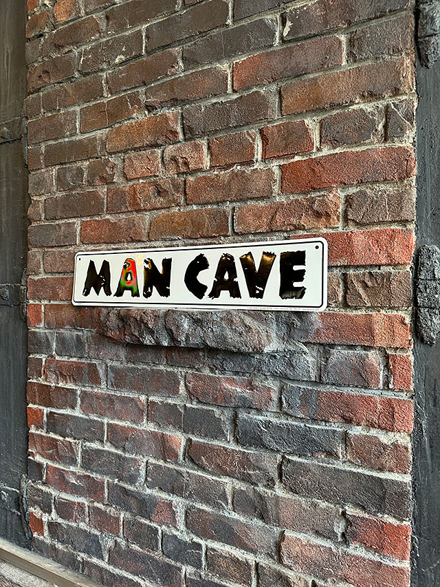 男の秘密基地　ストリートサイン　ブリキ看板　男の隠れ家　マンケイブ ■ アメリカン雑貨 アメリカ雑貨 |  | 04