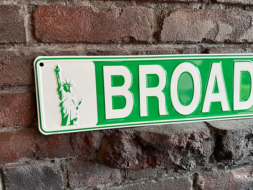 ニューヨーク　ブロードウェイ　ストリートサイン　ブリキ看板 ■ アメリカン雑貨 アメリカ雑貨 |  | 01