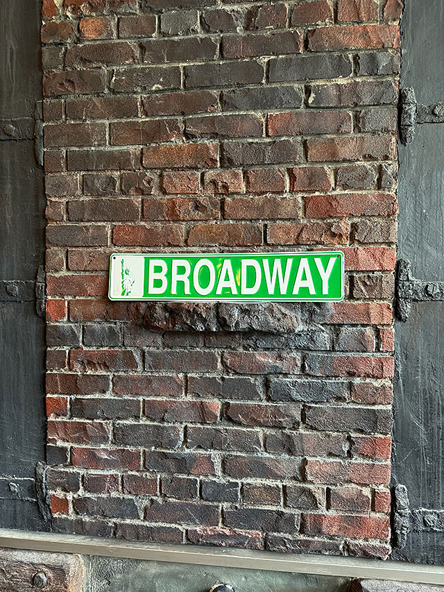 ニューヨーク　ブロードウェイ　ストリートサイン　ブリキ看板 ■ アメリカン雑貨 アメリカ雑貨 |  | 02