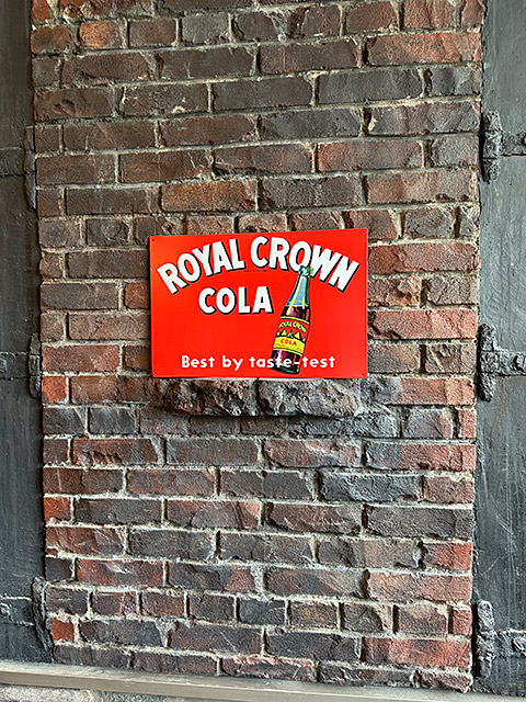 ロイヤルクラウンコーラ　ブリキ看板　（BEST BY TASTE-TEST） ■ アメリカン雑貨 アメリカ雑貨 |  | 02