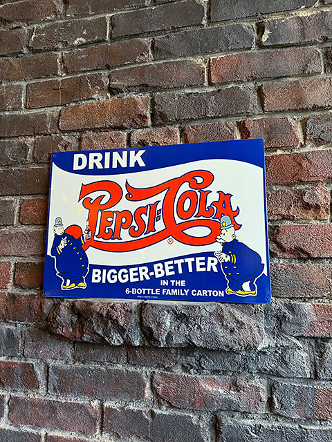 ペプシコーラ　ポリスマン　ピート　ブリキ看板　（BIGGER-BETTER） ■ アメリカン雑貨 アメリカ雑貨 |  | 05
