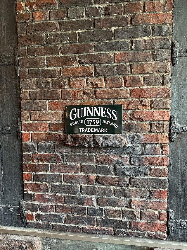 ギネス　1759ロゴ　ブリキ看板　アメリカン雑貨　アメリカ雑貨　グッズ |  | 01