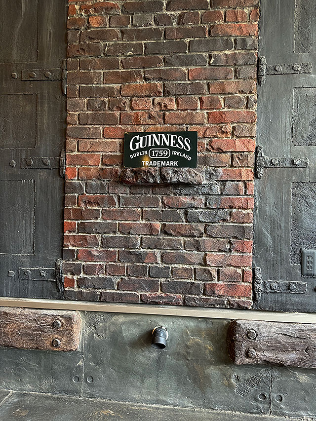 ギネス　1759ロゴ　ブリキ看板　アメリカン雑貨　アメリカ雑貨　グッズ |  | 02
