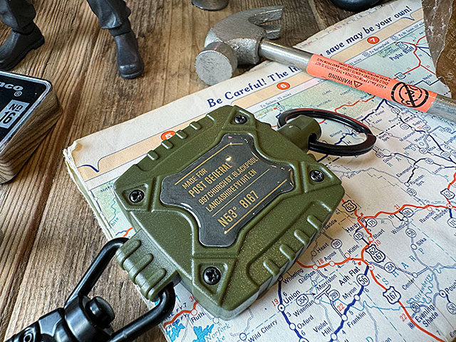 ポストジェネラル　ミリタリーテイスト　リールキーホルダー　（オリーブ）　コード伸長65cm ■ アメリカン雑貨 アメリカ雑貨 |  | 03