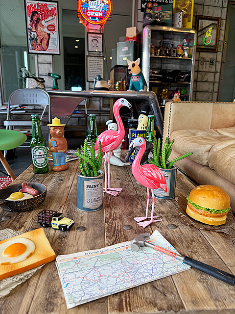 ピンクフラミンゴ　木彫り人形　（Sサイズ）　単品　ウッドカービング ■ アメリカン雑貨 アメリカ雑貨 |  | 03