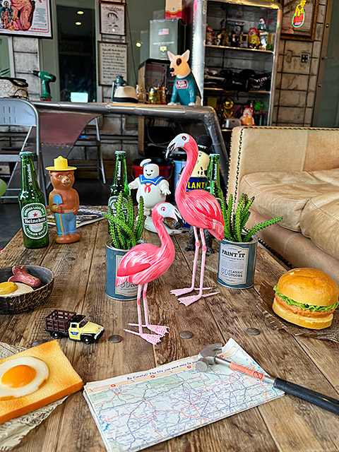 ピンクフラミンゴ　木彫り人形　（大小2体セット）　ウッドカービング ■ アメリカン雑貨 アメリカ雑貨 |  | 03