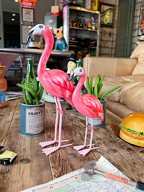 ピンクフラミンゴ　木彫り人形　（大小2体セット）　ウッドカービング ■ アメリカン雑貨 アメリカ雑貨 |  | 04