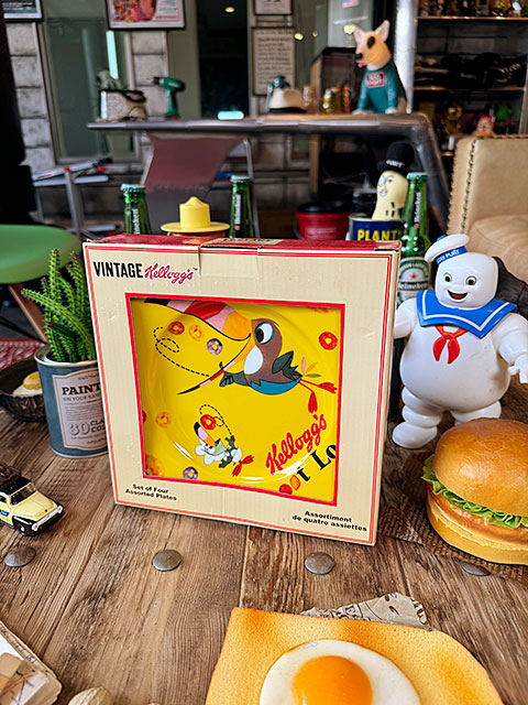 ヴィンテージケロッグ　フルーツループ　トゥカン・サム　プレート　（4枚セット）　お皿　サラダプレート ■ アメリカン雑貨 アメリカ雑貨 |  | 07