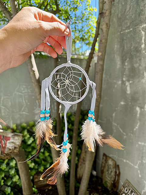 ネイティブアメリカン　ナバホ族が手掛けた本物　ドリームキャッチャー　（Mサイズ/ライトグレー）　ハンドメイド　MADE IN U.S.A.　単品 |  | 01