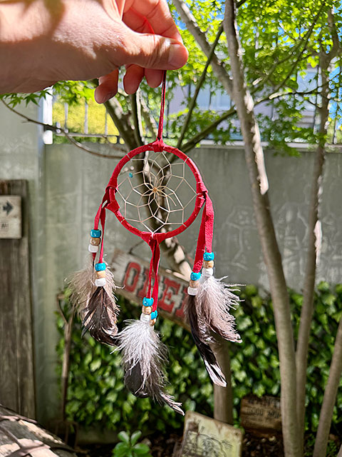 ネイティブアメリカン　ナバホ族が手掛けた本物　ドリームキャッチャー　（Mサイズ/レッド）　ハンドメイド　MADE IN U.S.A.　単品 |  | 01