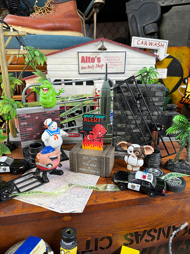 ホットスタッフ　オフィシャル　ステッカー　（アラート） ■ アメリカン雑貨 アメリカ雑貨 |  | 01