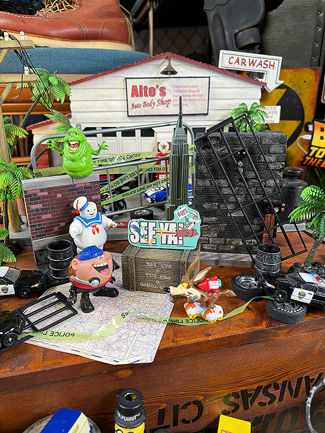 ワイリーコヨーテ　オフィシャル　ステッカー　（ロケット） ■ アメリカン雑貨 アメリカ雑貨 |  | 01