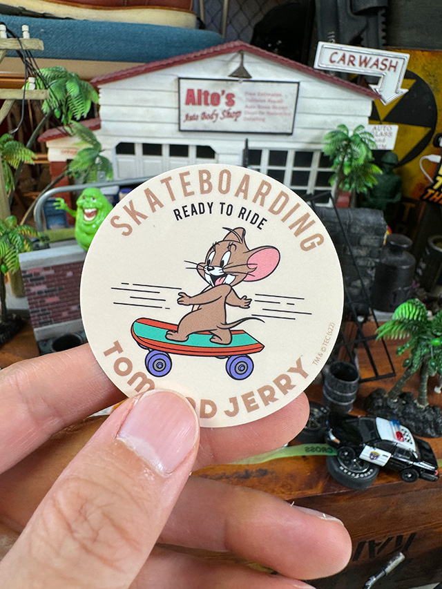 トムとジェリー　オフィシャル　ステッカー　（スケボージェリー） ■ アメリカン雑貨 アメリカ雑貨 |  | 02