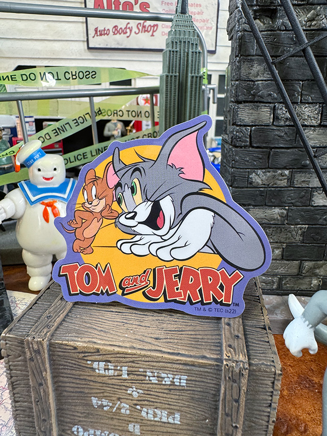 トムとジェリー　オフィシャル　ステッカー　（挑発しあう二人） ■ アメリカン雑貨 アメリカ雑貨 | 