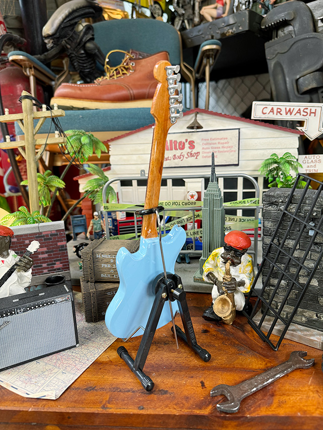 ニルヴァーナ カート・コバーン フェンダー ムスタング ソニックブルー