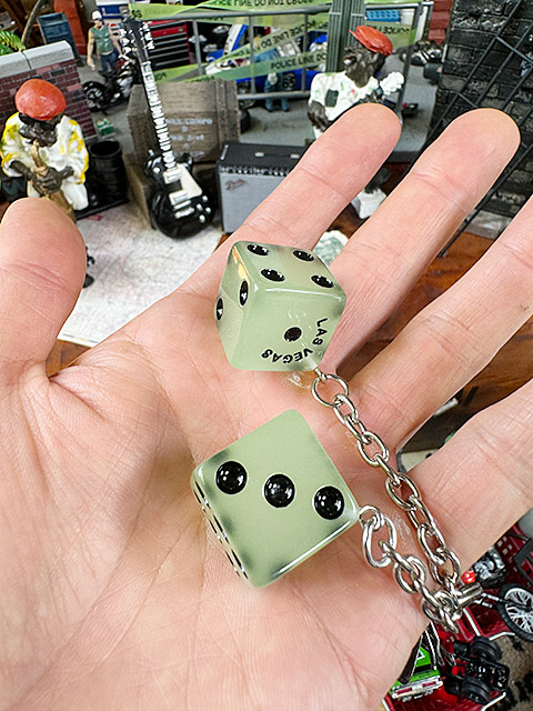 暗闇で光る！　ラスベガス　ツインダイス　キーホルダー　（蓄光バージョン）　グローインザダーク ■ アメリカ雑貨 アメリカン雑貨 |  | 07