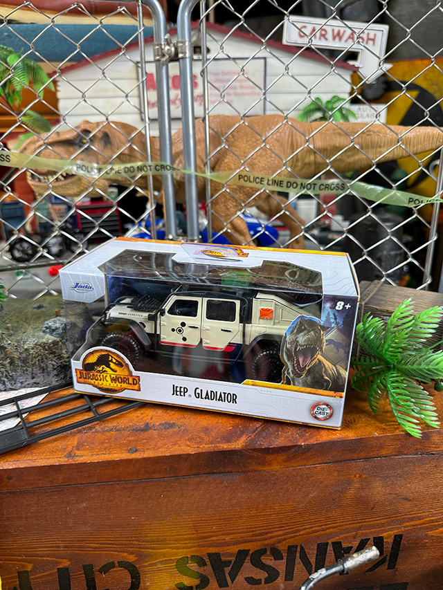 ジュラシックワールド　ジープ　グラディエーター　ダイキャストミニカー　1/32スケール ■ アメリカン雑貨 アメリカ雑貨 |  | 07