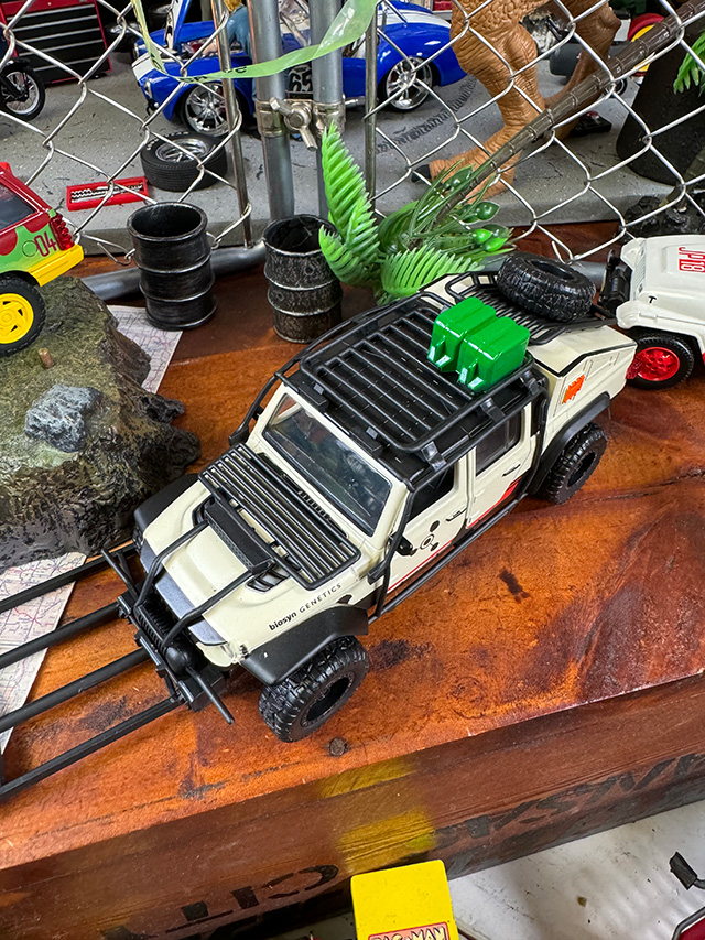 ジュラシックワールド　ジープ　グラディエーター　ダイキャストミニカー　1/32スケール ■ アメリカン雑貨 アメリカ雑貨 |  | 01