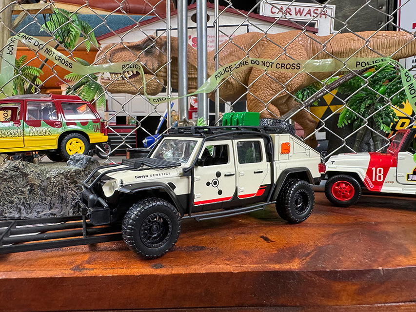 ジュラシックワールド　ジープ　グラディエーター　ダイキャストミニカー　1/32スケール ■ アメリカン雑貨 アメリカ雑貨 |  | 03
