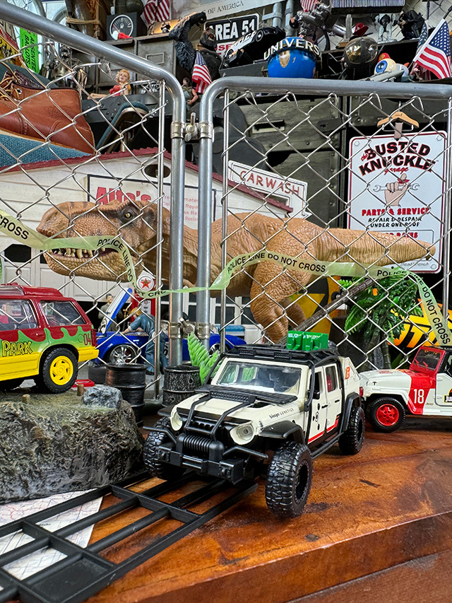 ジュラシックワールド　ジープ　グラディエーター　ダイキャストミニカー　1/32スケール ■ アメリカン雑貨 アメリカ雑貨 |  | 08