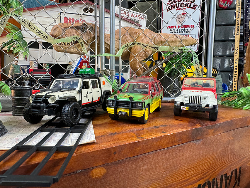 映画　ジュラシックワールド　ダイキャストミニカー　1/32スケール　（劇中車両3台セット）　ジュラシックパーク |  | 02