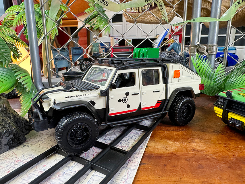 映画　ジュラシックワールド　ダイキャストミニカー　1/32スケール　（劇中車両3台セット）　ジュラシックパーク |  | 04