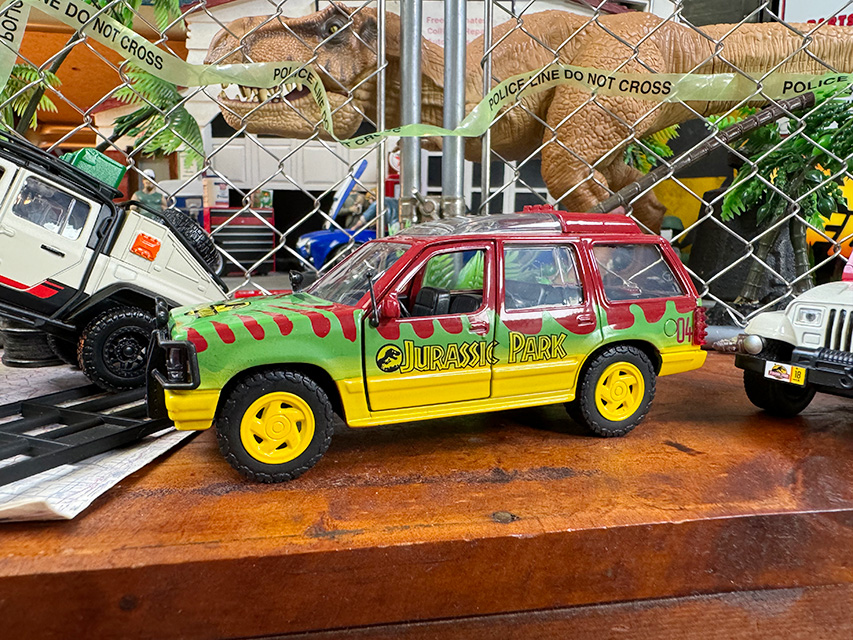 映画　ジュラシックワールド　ダイキャストミニカー　1/32スケール　（劇中車両3台セット）　ジュラシックパーク |  | 05
