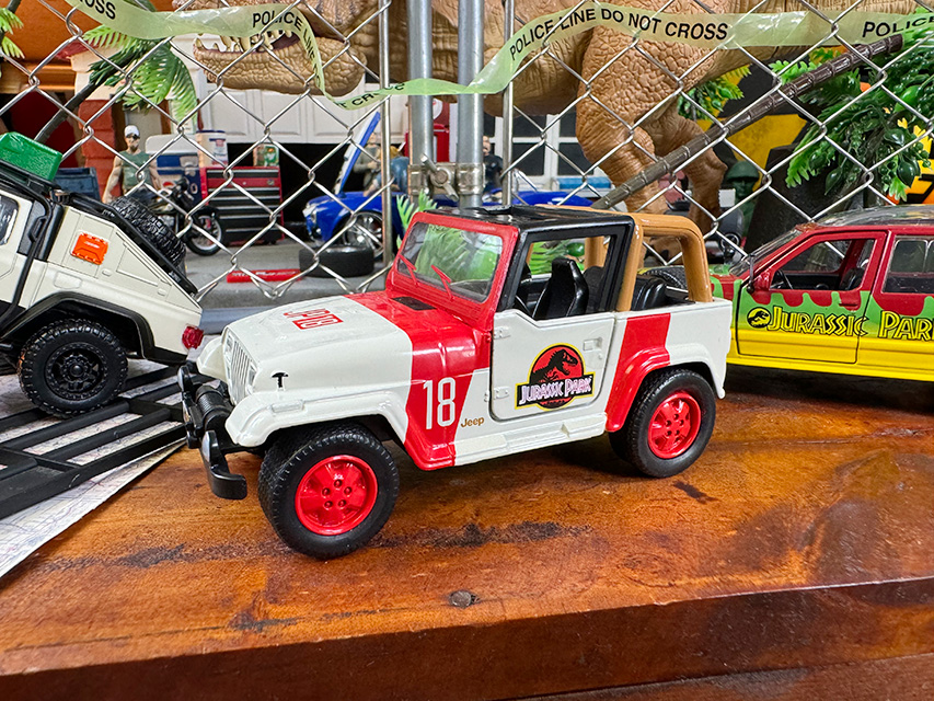 映画　ジュラシックワールド　ダイキャストミニカー　1/32スケール　（劇中車両3台セット）　ジュラシックパーク |  | 06