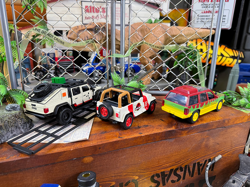 映画　ジュラシックワールド　ダイキャストミニカー　1/32スケール　（劇中車両3台セット）　ジュラシックパーク |  | 08