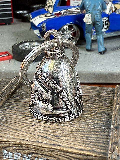 アメリカのバイカーのお守り　クレイスミス　ガーディアンベル　（Wロゴ/シルバー） ■ アメリカン雑貨 アメリカ雑貨 |  | 01