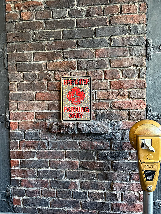 消防士　専用駐車場　ミニ看板　ファイヤーファイター　パーキングサイン　アルミサイン ■ アメリカン雑貨 アメリカ雑貨 |  | 01