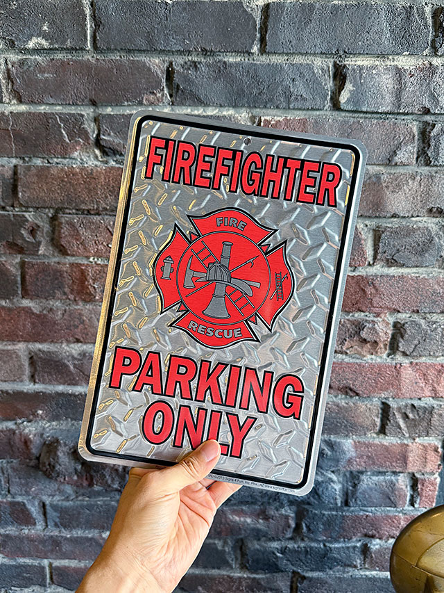 消防士　専用駐車場　ミニ看板　ファイヤーファイター　パーキングサイン　アルミサイン ■ アメリカン雑貨 アメリカ雑貨 |  | 03