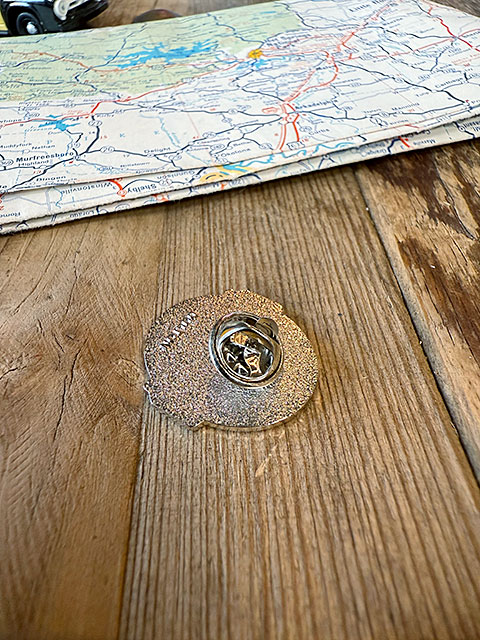 ダルトン　ピンズ　（ガーベッジカン　ライノ）　ピンバッジ ■ アメリカ雑貨 アメリカン雑貨 | DULTON | 01