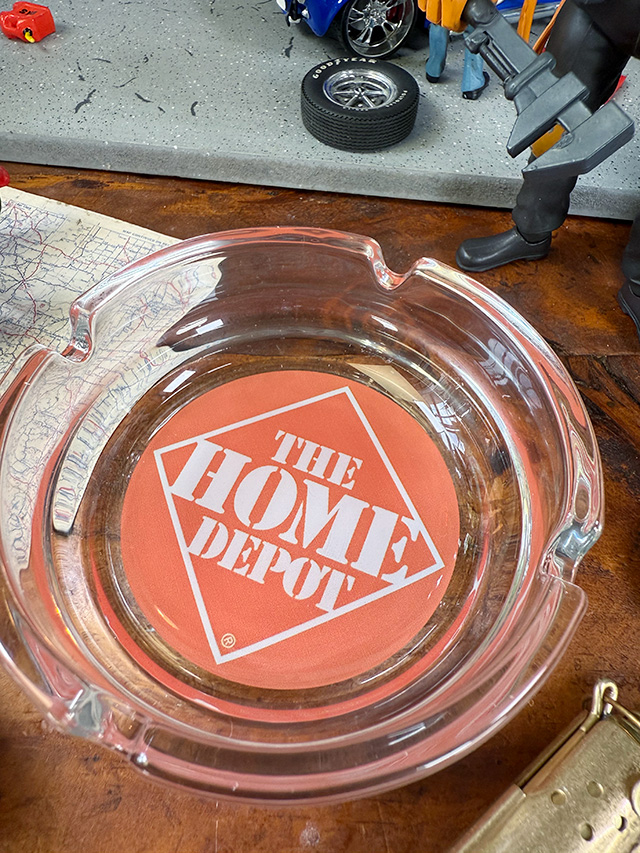 アドバタイジング　ガラスアッシュトレイ　灰皿　（ホームデポ） ■ アメリカン雑貨 アメリカ雑貨 |  | 01