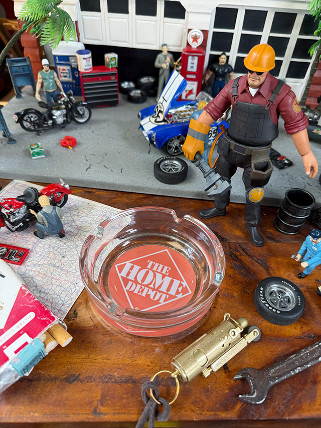 アドバタイジング　ガラスアッシュトレイ　灰皿　（ホームデポ） ■ アメリカン雑貨 アメリカ雑貨 |  | 03