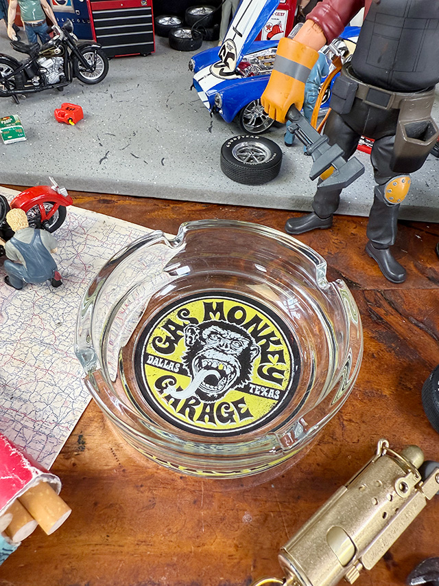 アドバタイジング　ガラスアッシュトレイ　灰皿　（ガスモンキーガレージ） ■ アメリカン雑貨 アメリカ雑貨 | 