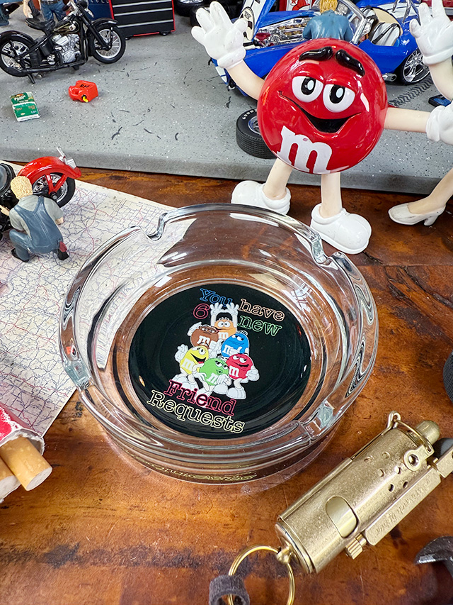 アドバタイジング　ガラスアッシュトレイ　灰皿　（M&M's） ■ アメリカン雑貨 アメリカ雑貨 | 