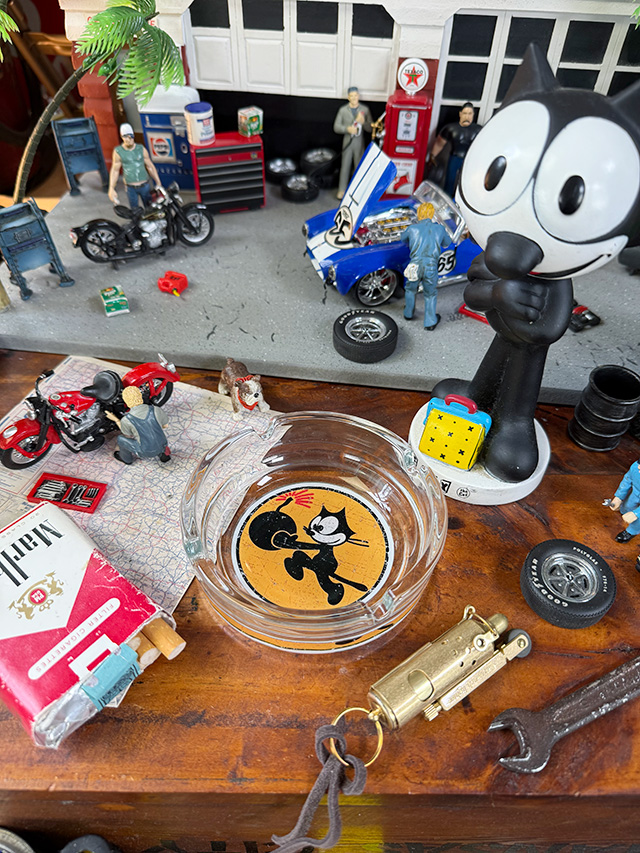 アドバタイジング　ガラスアッシュトレイ　灰皿　（フィリックス/ボム） ■ アメリカン雑貨 アメリカ雑貨 |  | 03