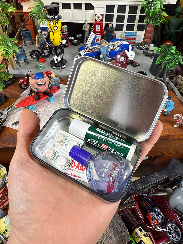 アメリカンアド　ブリキケース　（キャプテンクランチ/ブラック）　ブリキ缶　小物入れ ■ アメリカン雑貨 アメリカ雑貨 |  | 02