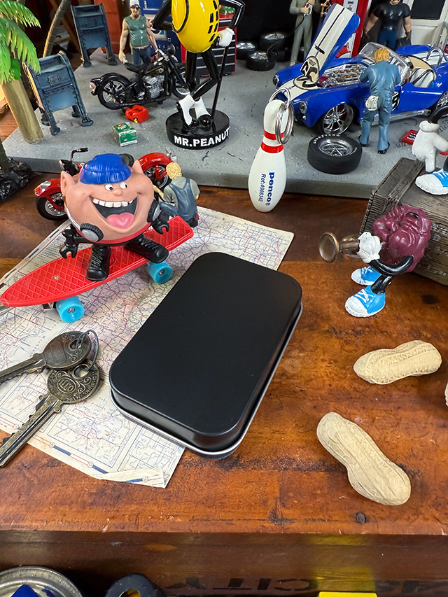 アメリカンアド　ブリキケース　（キャプテンクランチ/ブラック）　ブリキ缶　小物入れ ■ アメリカン雑貨 アメリカ雑貨 |  | 03