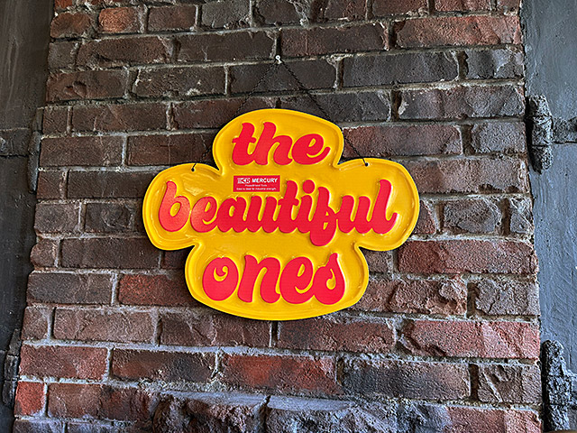 マーキュリー　エンボス　ティンサイン　（ビューティフル）　ブリキ看板 ■ アメリカン雑貨 アメリカ雑貨 | MERCURY | 03