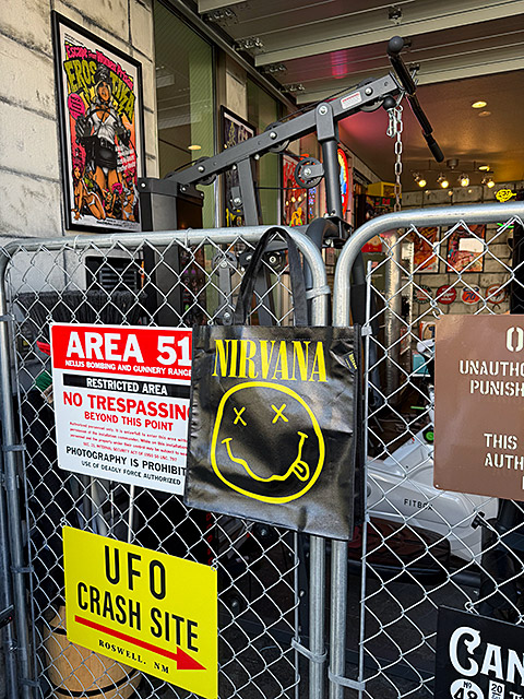 ニルヴァーナ　スマイル　オフィシャル　エコバッグ　トートバッグ ■ アメリカン雑貨 アメリカ雑貨 |  | 04