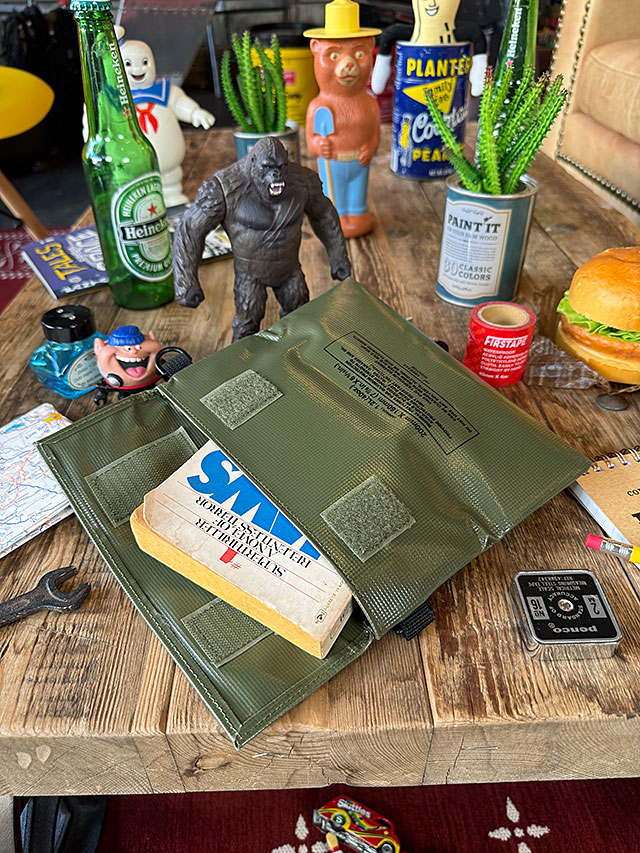 PENCO　ペンコ　キャリータイトケース　Dリング付き　（Mサイズ/カーキ）　2WAY　収納　ポーチ　HIGHTIDE　ハイタイド |  | 05