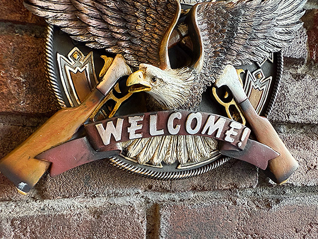 アメリカンイーグル　＆　ランダル銃　ウェルカムサイン　ウォールオブジェ　ウエスタン　壁飾り ■ アメリカン雑貨 アメリカ雑貨 |  | 06
