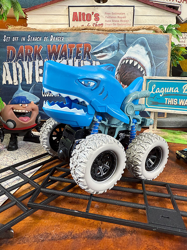 シャーク　モンスタートラック　プルバック　ミニカー　（ブルー） ■ アメリカン雑貨 アメリカ雑貨 | 