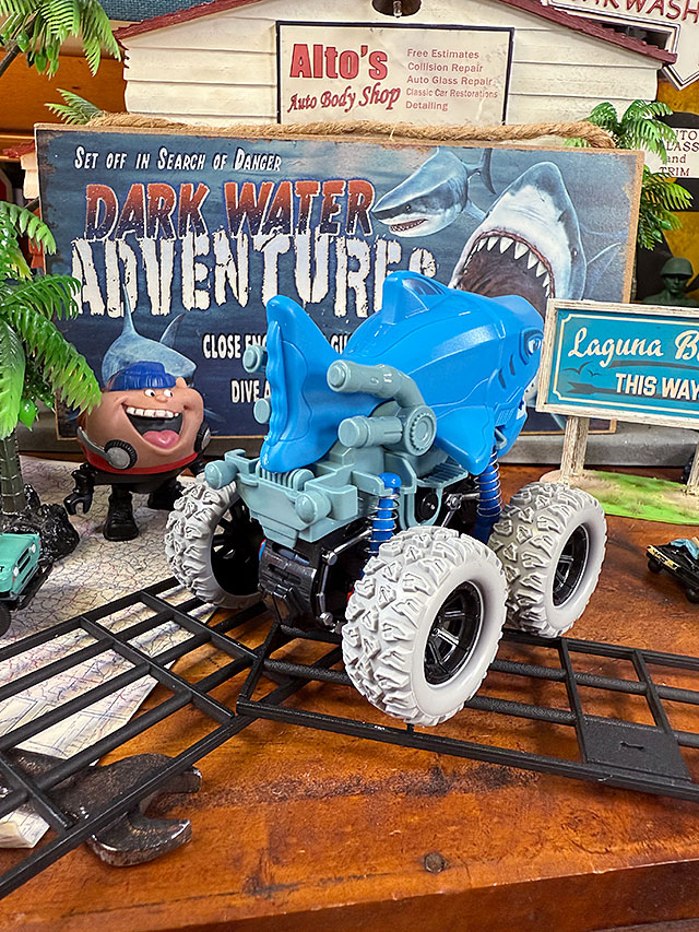 シャーク　モンスタートラック　プルバック　ミニカー　（ブルー） ■ アメリカン雑貨 アメリカ雑貨 |  | 03