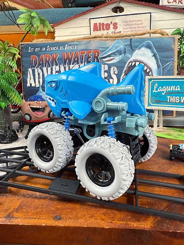 シャーク　モンスタートラック　プルバック　ミニカー　（ブルー） ■ アメリカン雑貨 アメリカ雑貨 |  | 06
