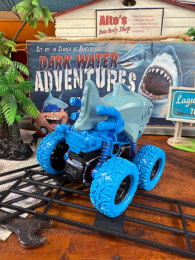 シャーク モンスタートラック プルバック ミニカー （グレー