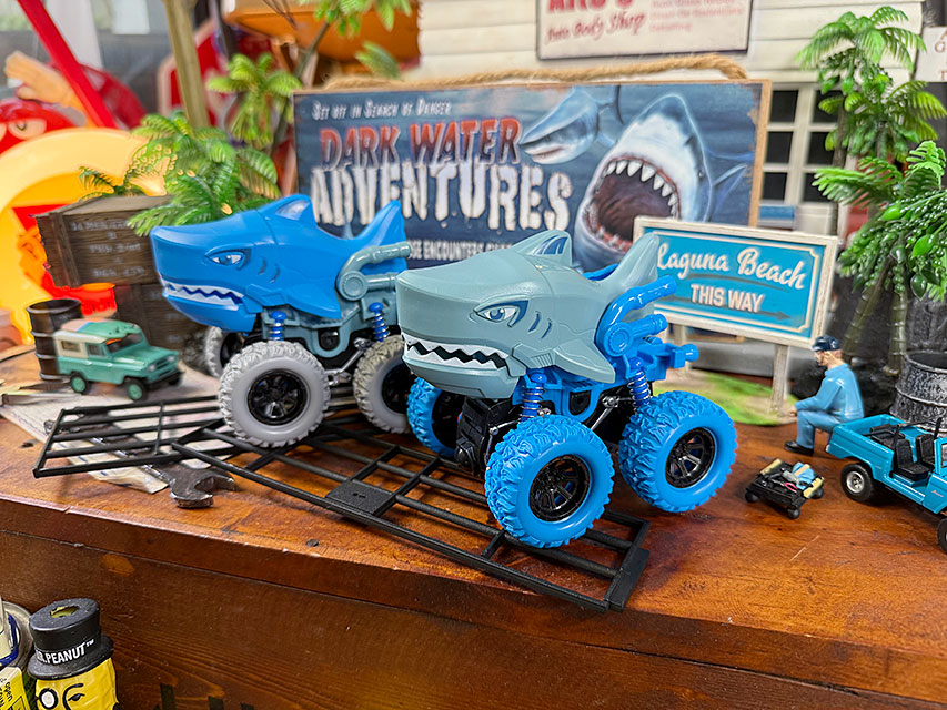 シャーク　モンスタートラック　プルバック　ミニカー　（2台セット） ■ アメリカン雑貨 アメリカ雑貨 |  | 02